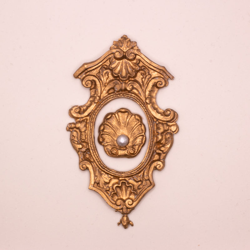 The Baroque Pediment Frame